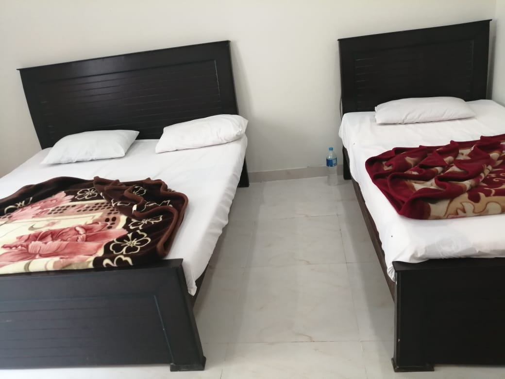 Pine View Hotel & Dera Inn Restaurant