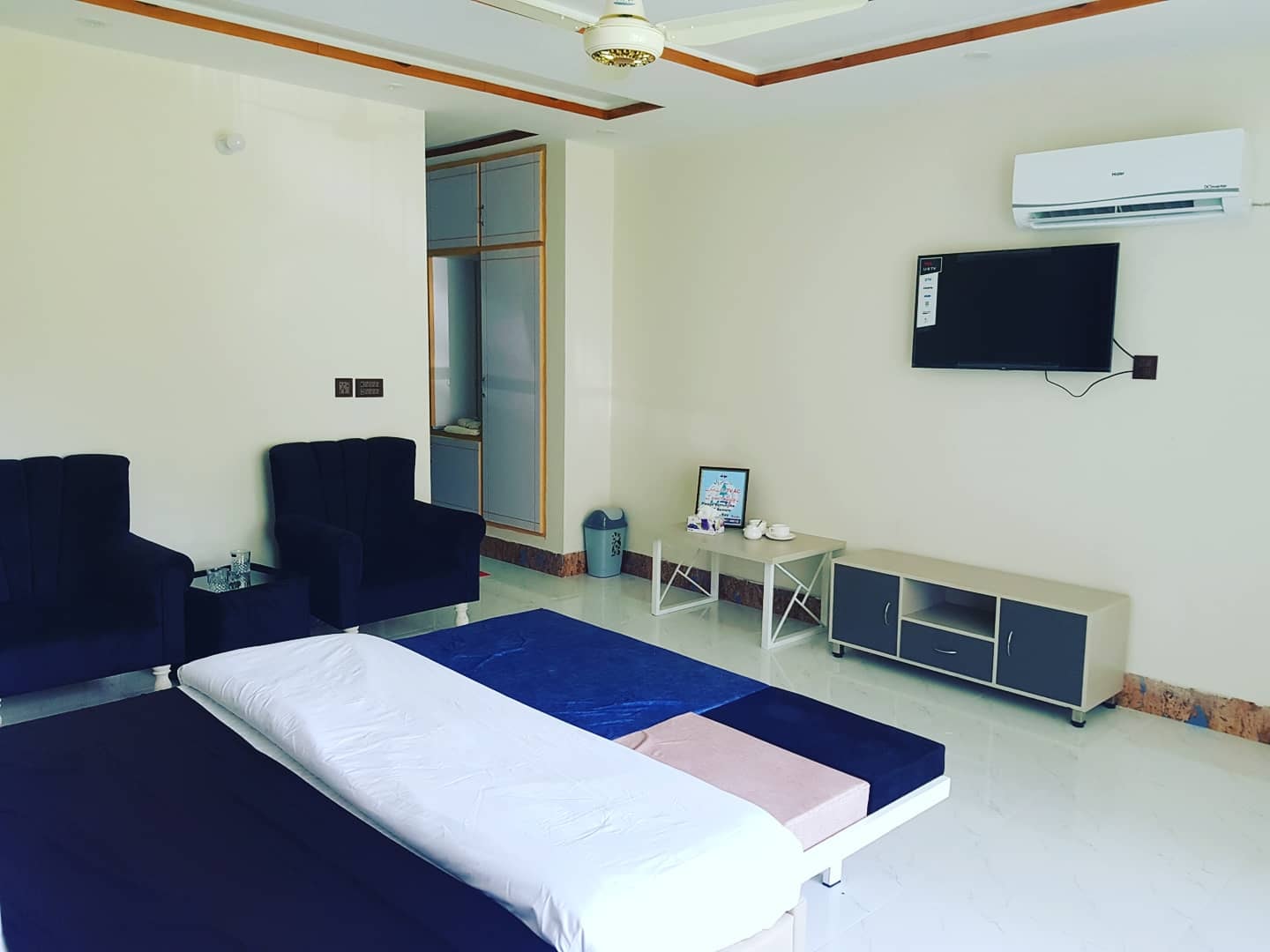 hotel pine track
