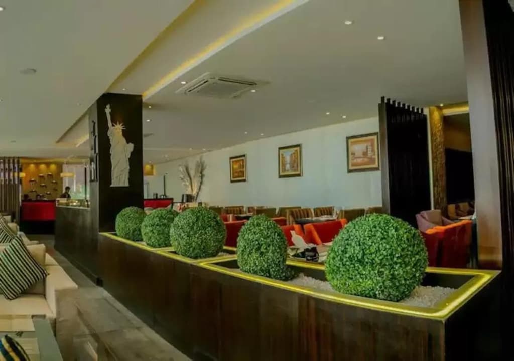 5th Avenue Bahawalpur - Royaute Luxury Hotels