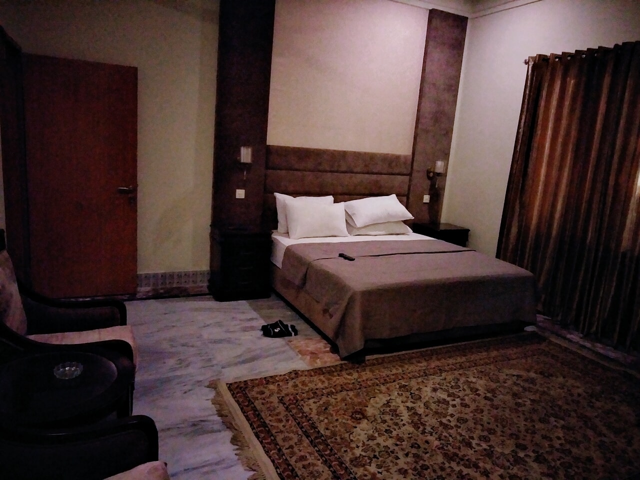 Shelton Guest House Bannu