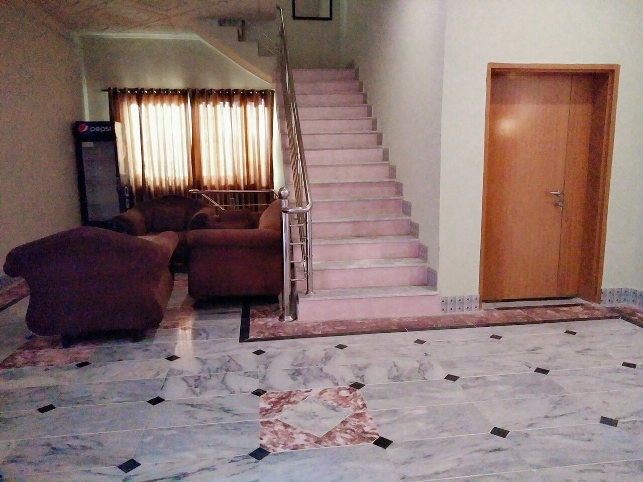 Shelton Guest House Bannu