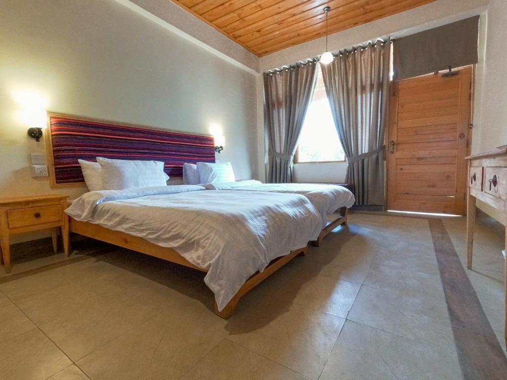 Roomy Hindukush Serai