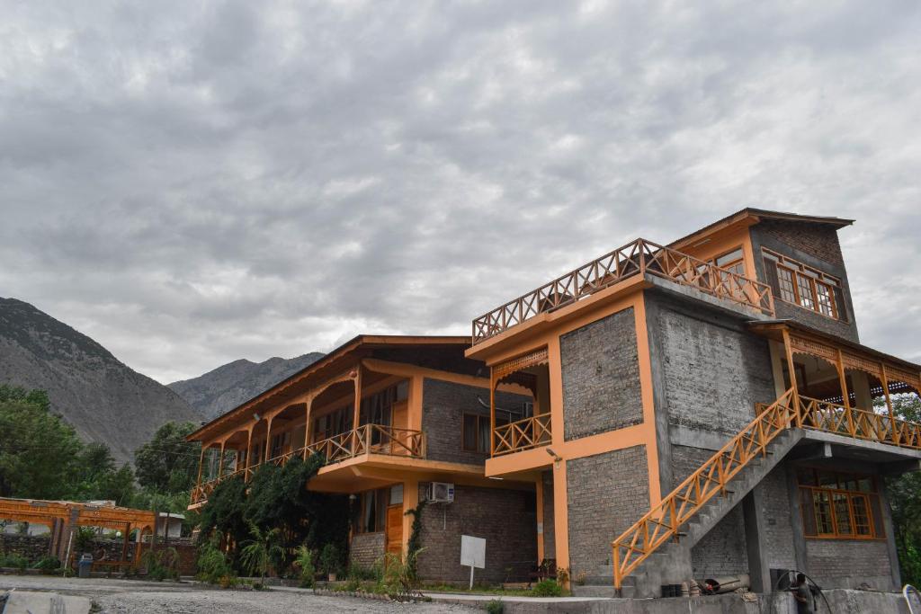 Roomy Hindukush Serai