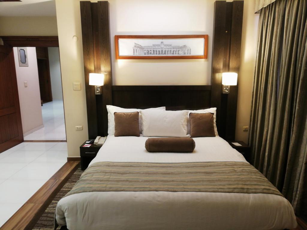 Avari Xpress Kohinoor