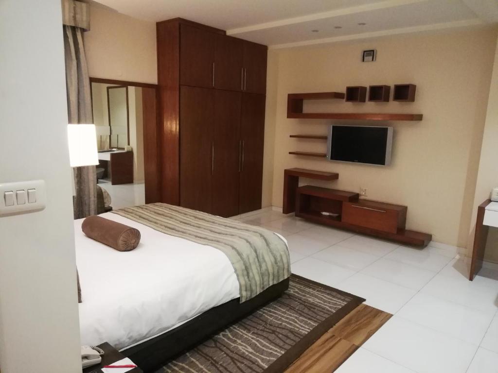 Avari Xpress Kohinoor