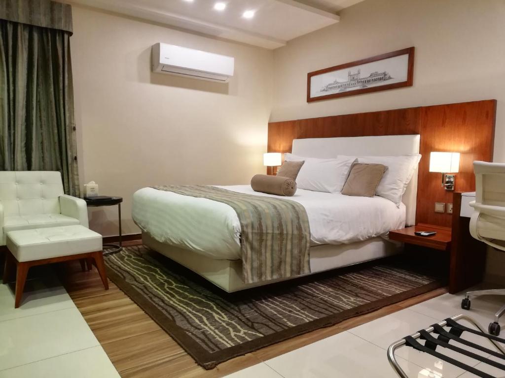 Avari Xpress Kohinoor
