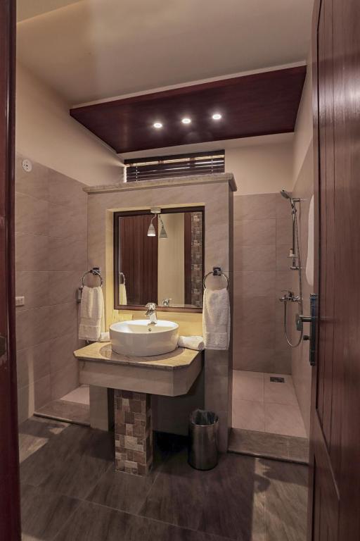 Avari Xpress Kohinoor