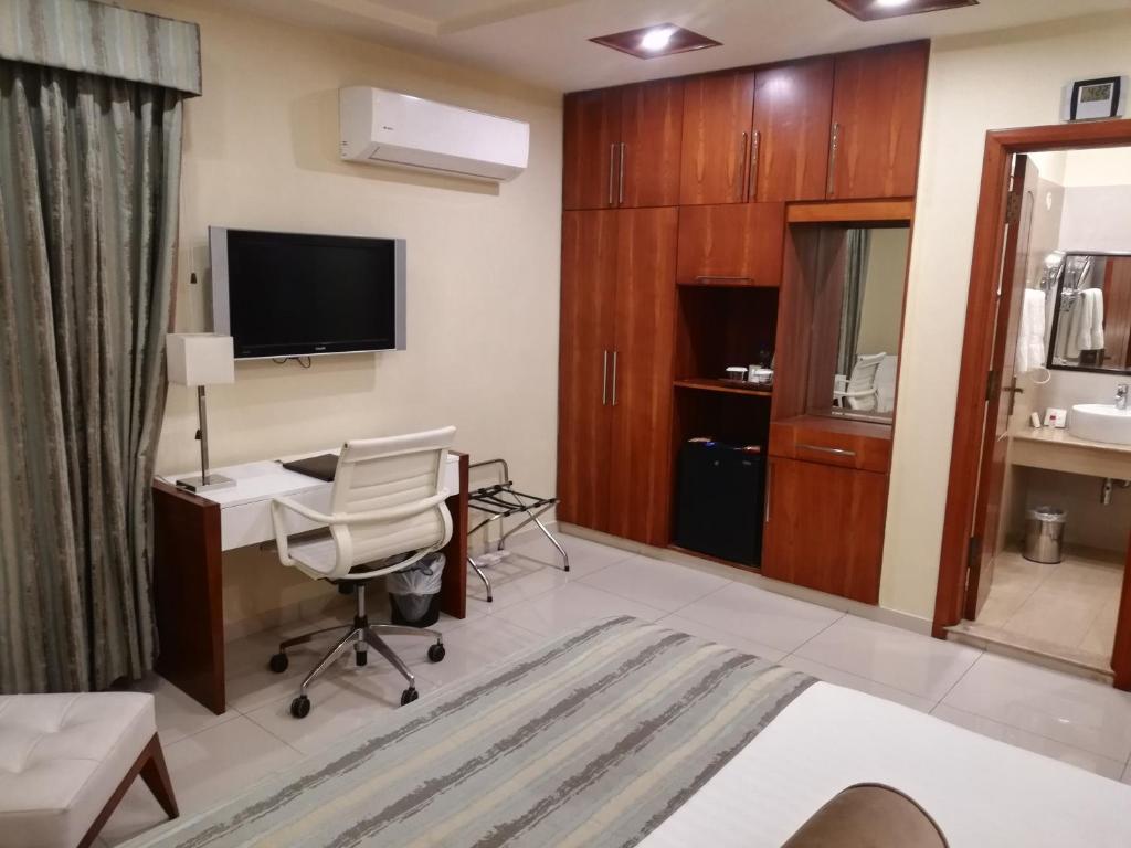 Avari Xpress Kohinoor