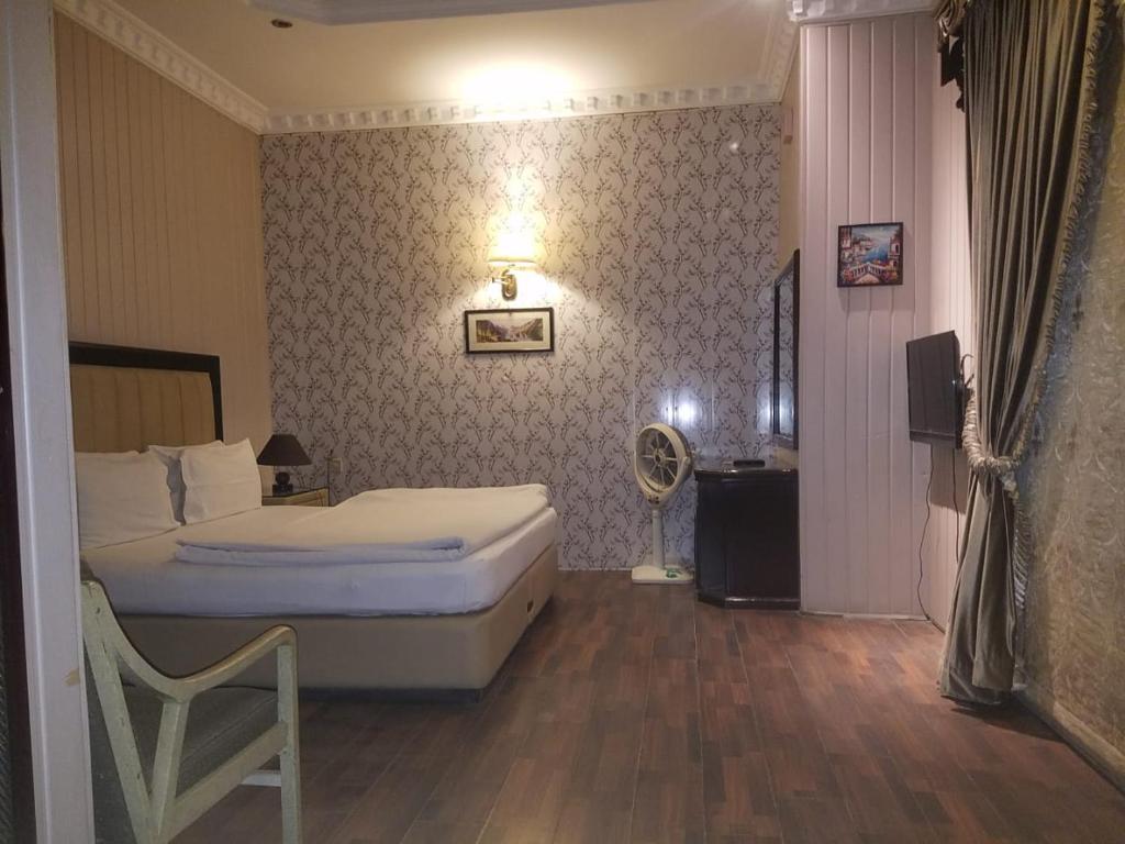 HOTEL THE ONE
