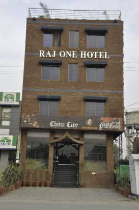 Rajone Hotel Faisalabad