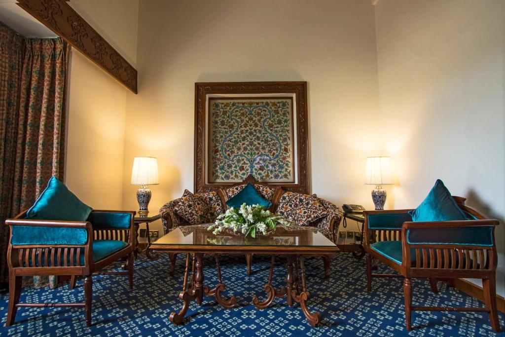 Serena Hotel