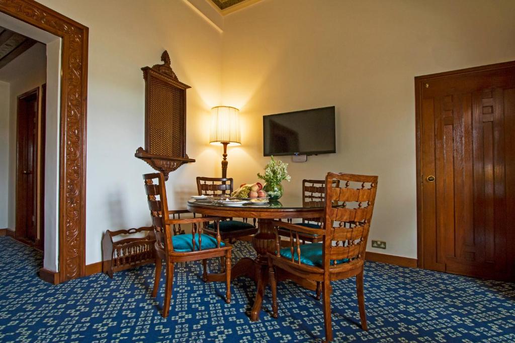 Serena Hotel