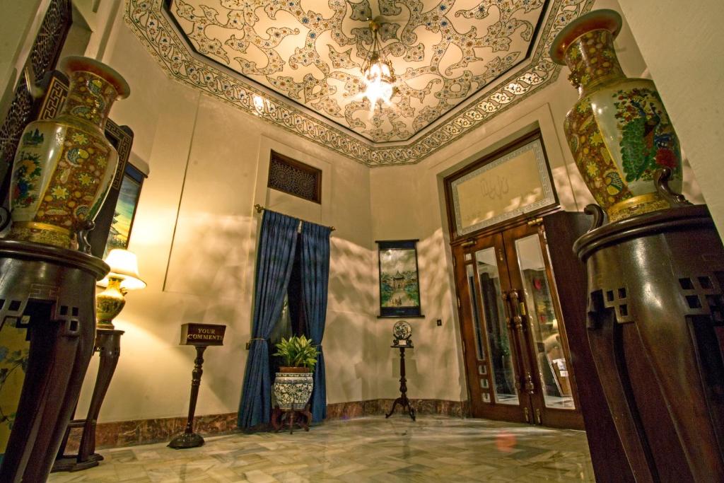 Serena Hotel