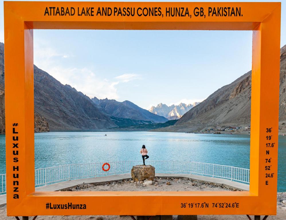 Luxus Hunza Attabad Lake Resort