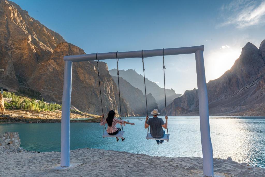 Luxus Hunza Attabad Lake Resort