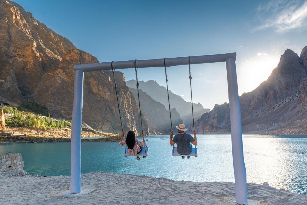 Luxus Hunza Attabad Lake Resort
