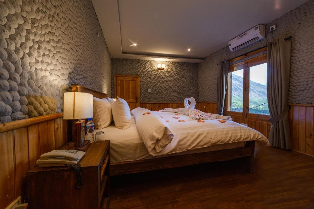 Roomy Dastaan Karimabad