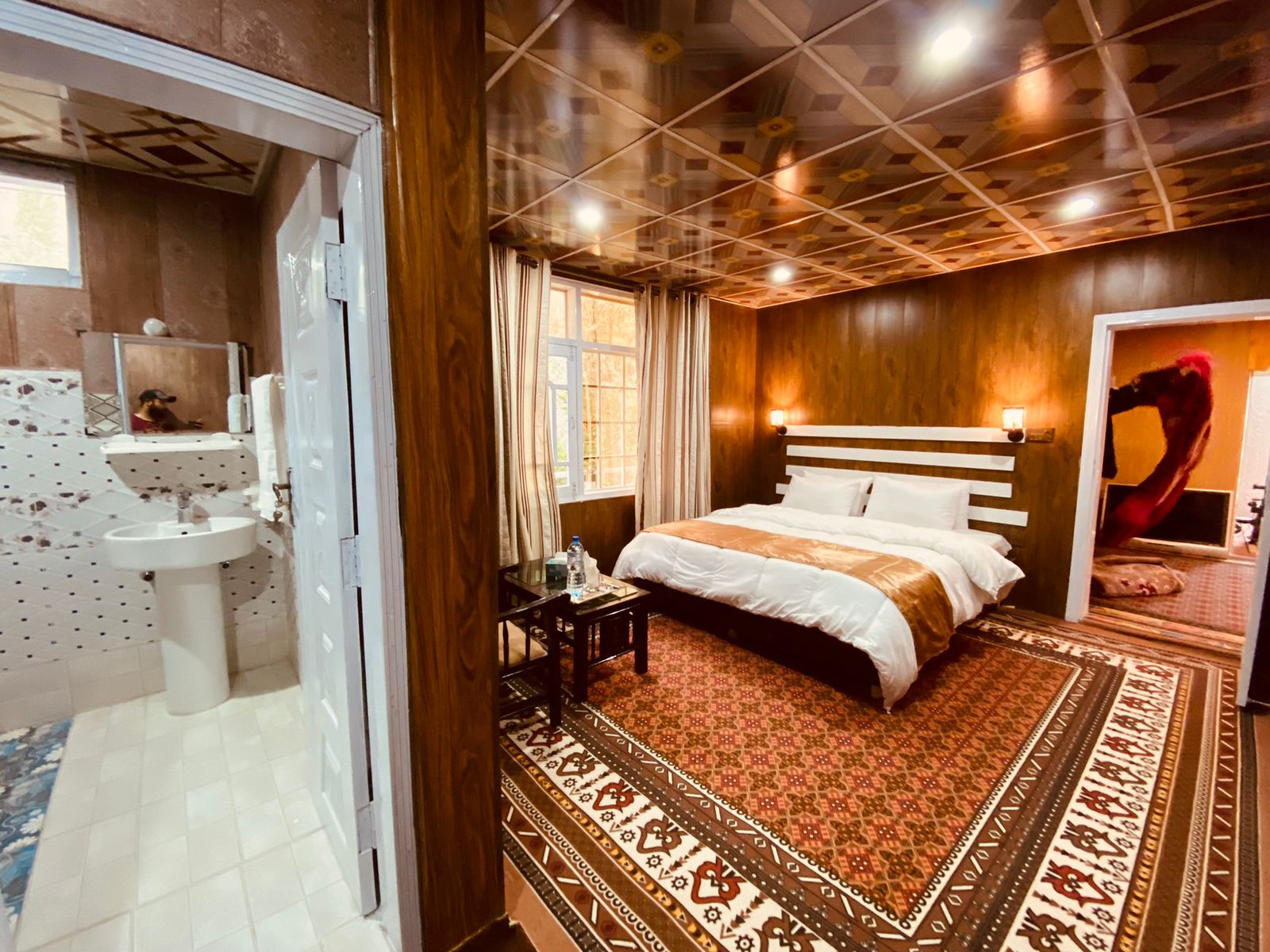 Signature Hunza