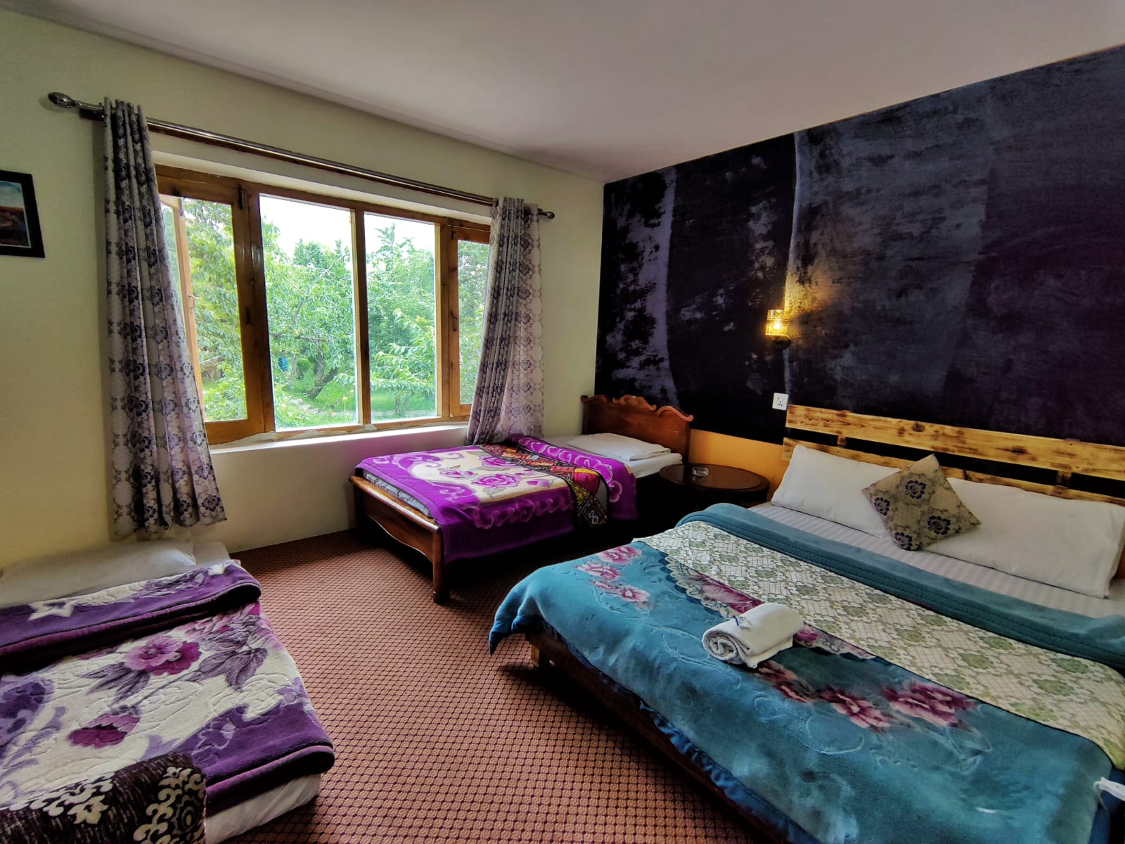 White Apricot Lodge