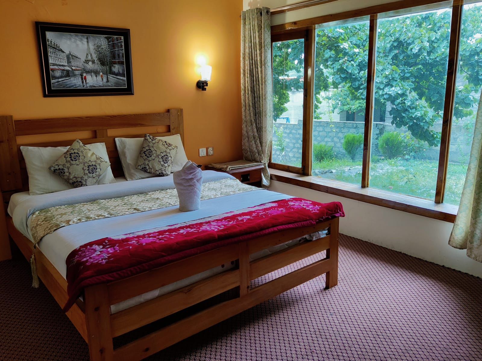 White Apricot Lodge
