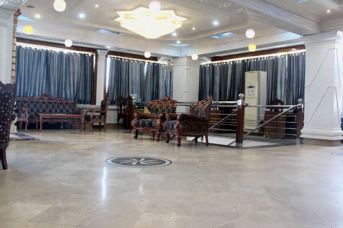 Hotel Crown