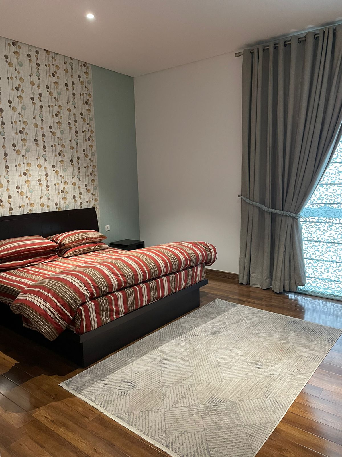 4 Bedroom Private Apartments