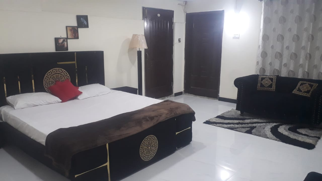 Airport Lodges