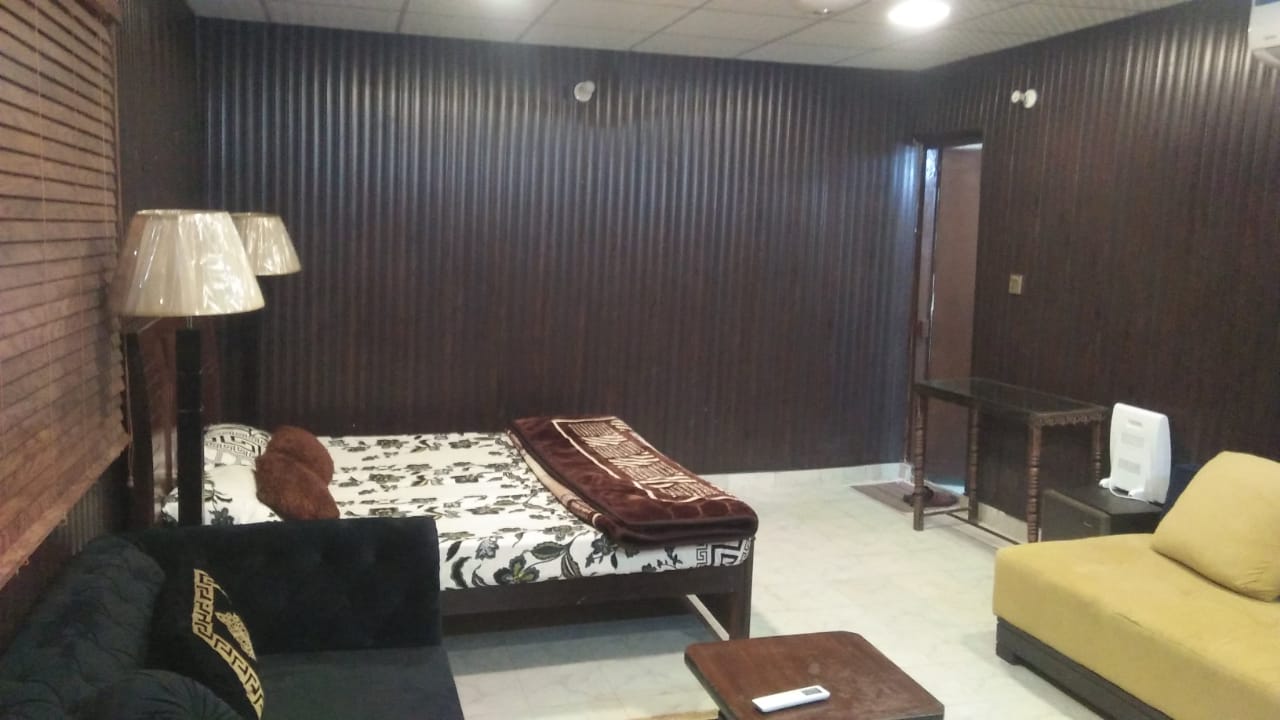 Airport Lodges