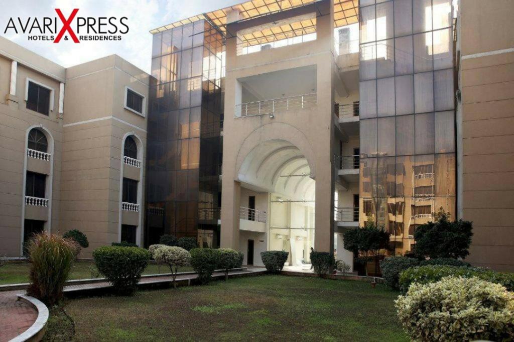 Avari Xpress
