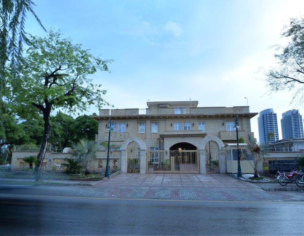 Bella Hotel