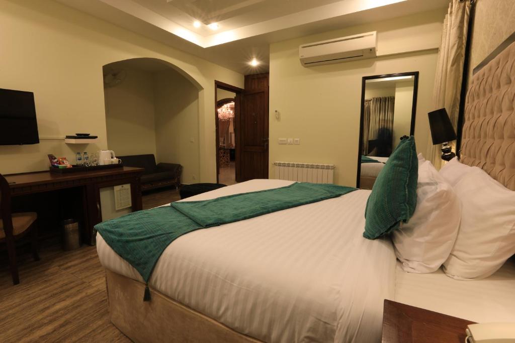 Bella Hotel