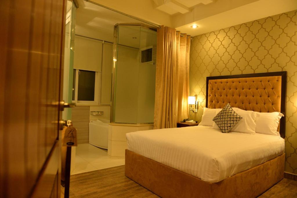 Bella Hotel