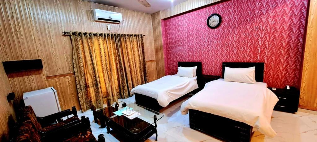 Divine Hotel DHA