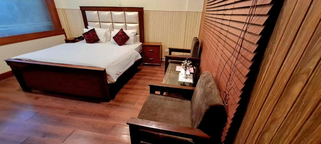 Divine Hotel DHA