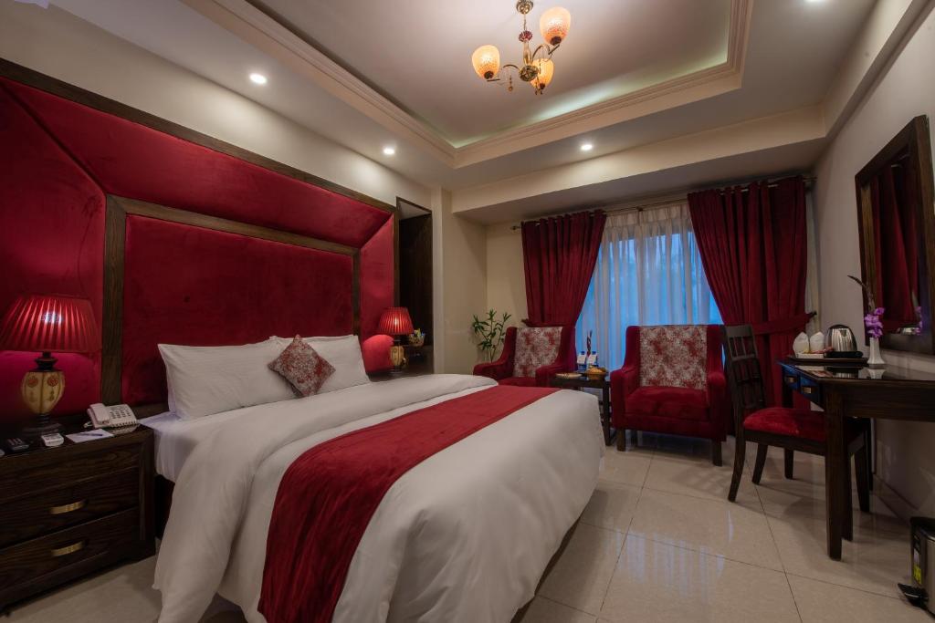 Envoy Continental Hotel