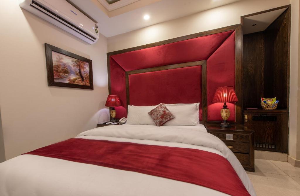 Envoy Continental Hotel
