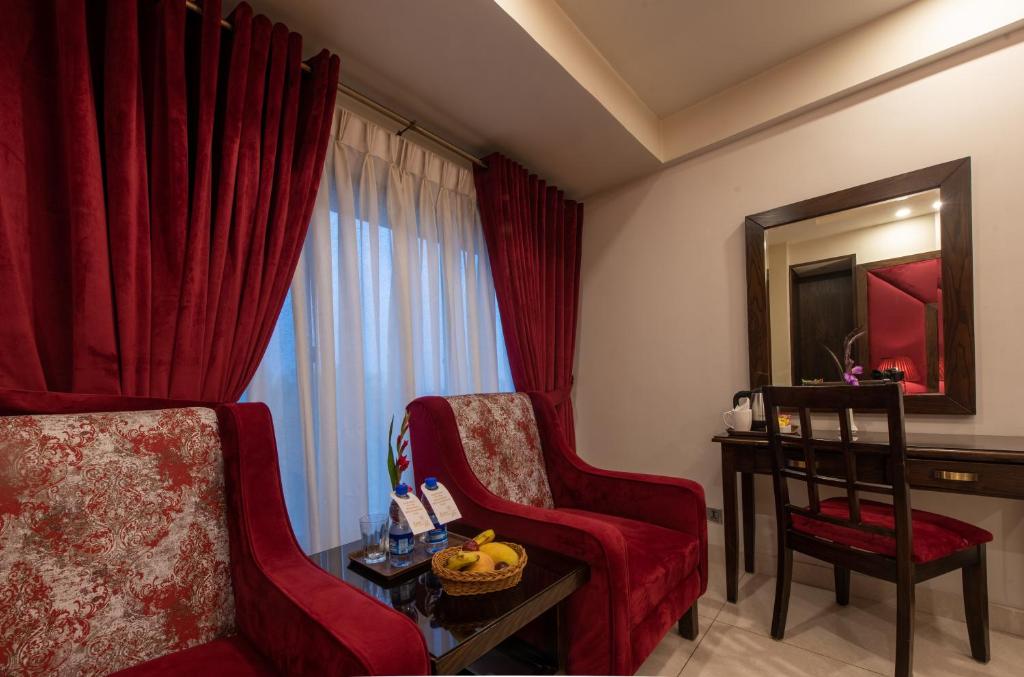 Envoy Continental Hotel