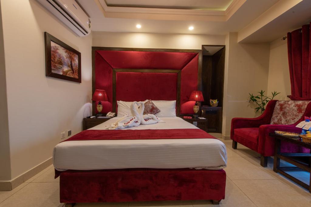 Envoy Continental Hotel