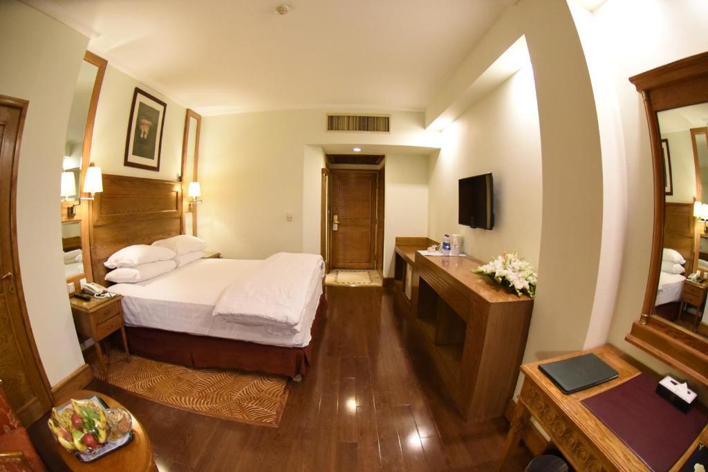 Hotel Crown Plaza