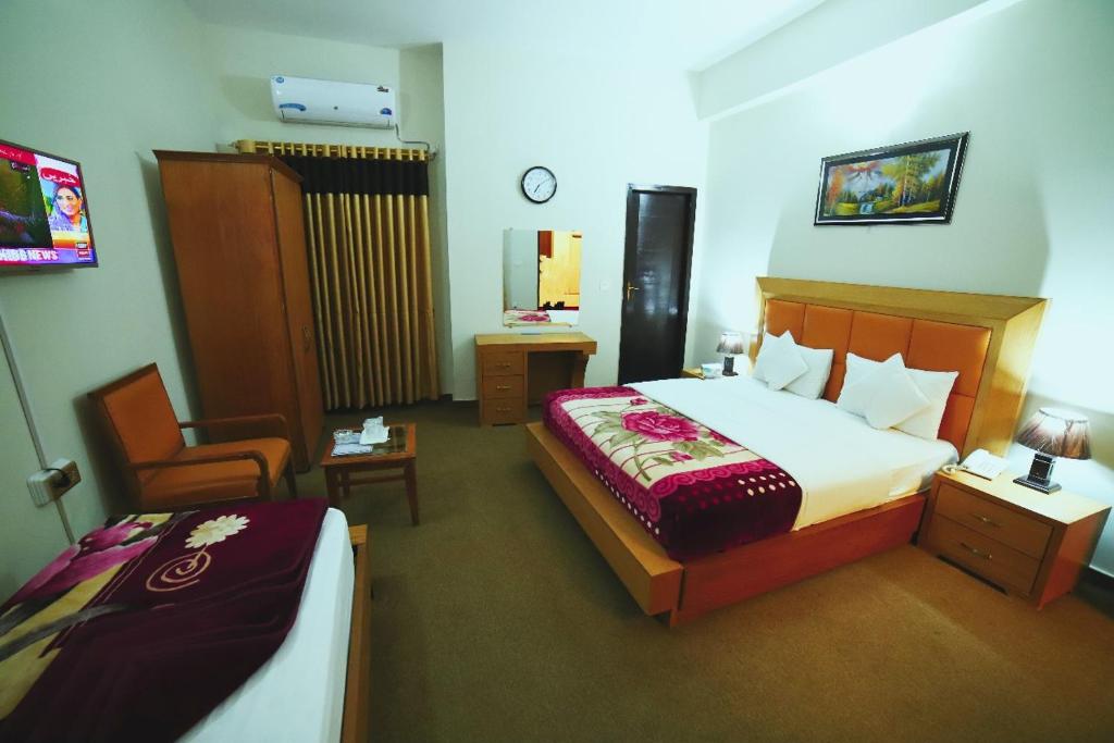 Hotel Red Line