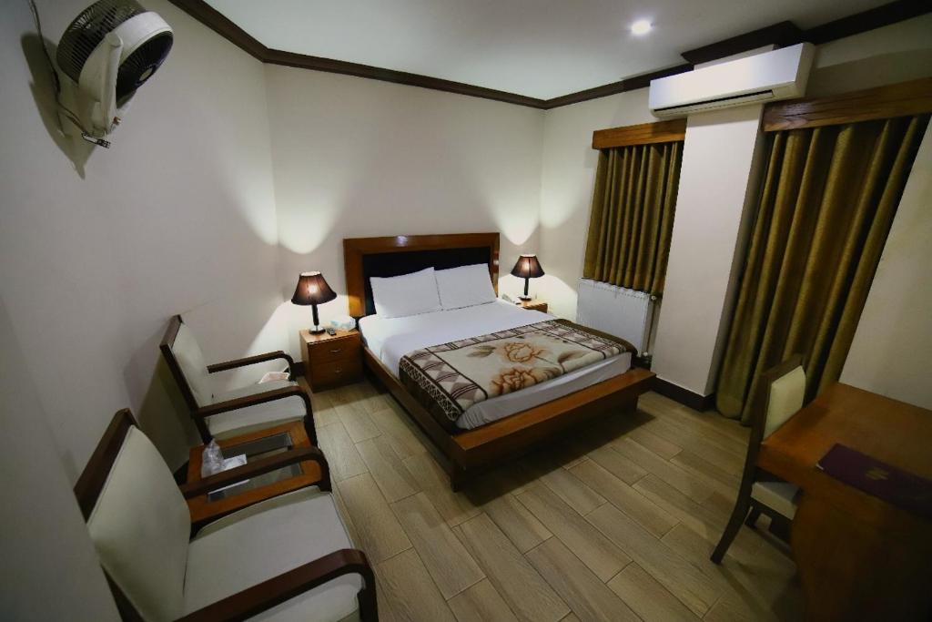 Midtown Hotel