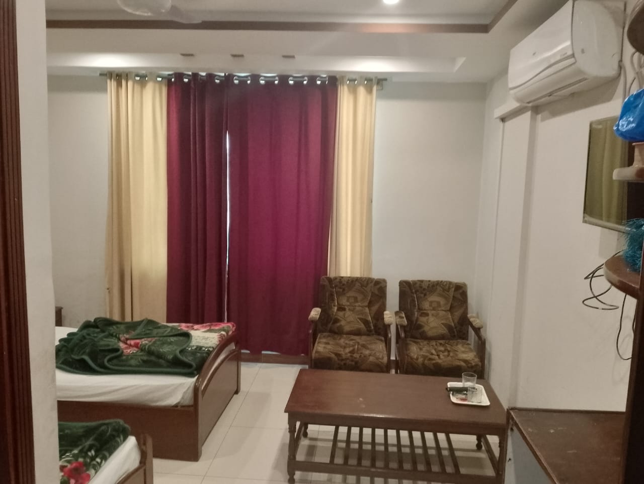 Moon Gate Hotel