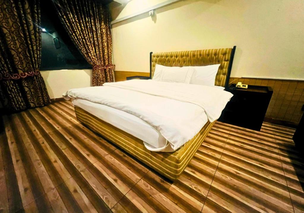 New Islamabad Hotel