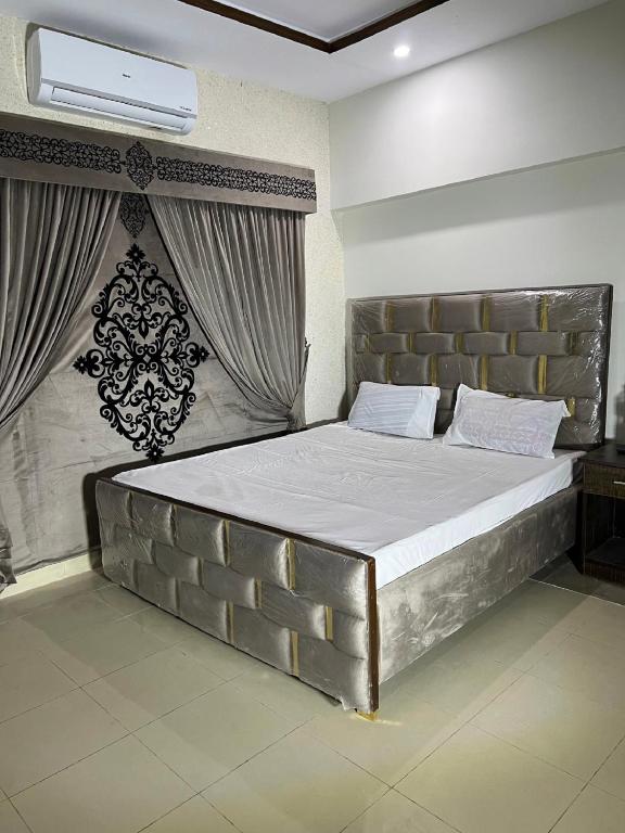 Oriole Luxury Hotel