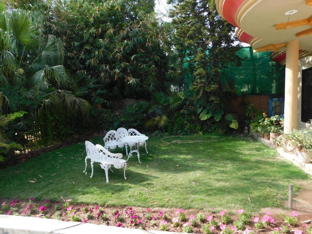 Paramount Guest House
