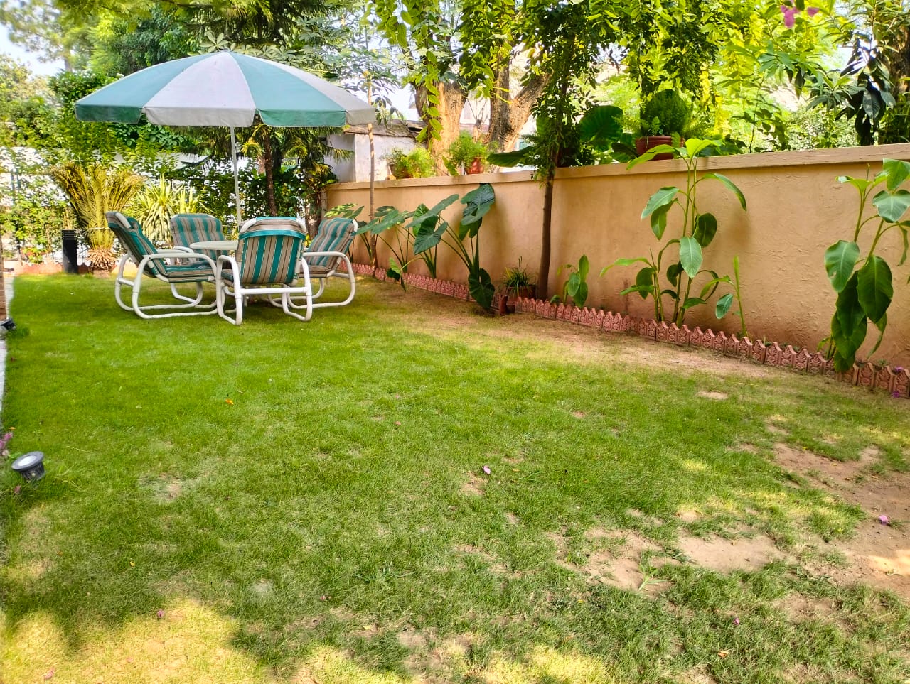 Riviera Courtyard Guest House