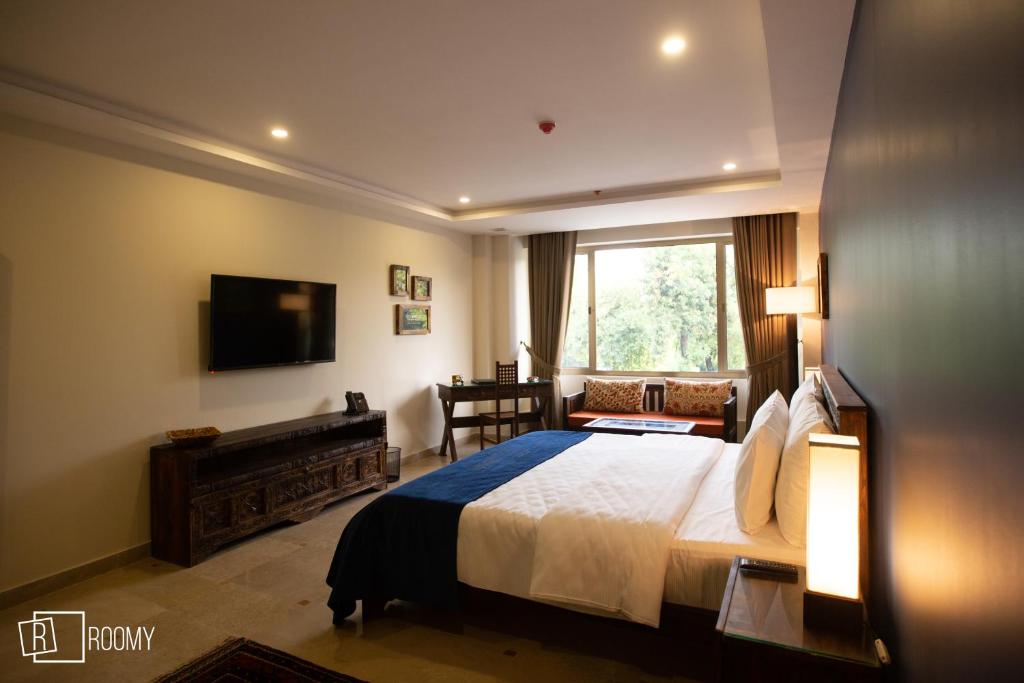 Roomy Signature Hotel