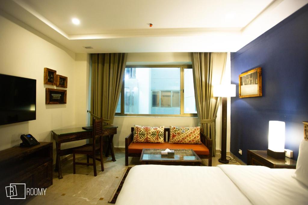 Roomy Signature Hotel