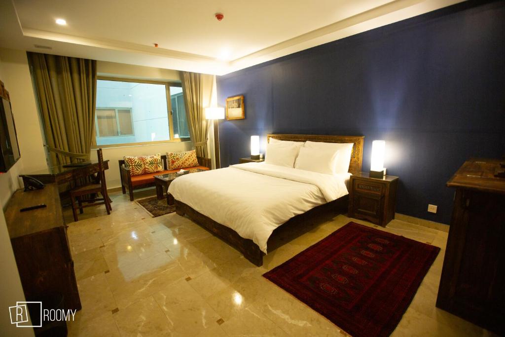 Roomy Signature Hotel
