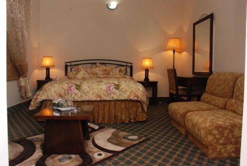 Savoy Inn